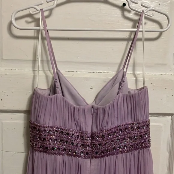 Like new !  100% silk chiffon , lilac color dress with beaded embellishments. - Picture 6 of 15